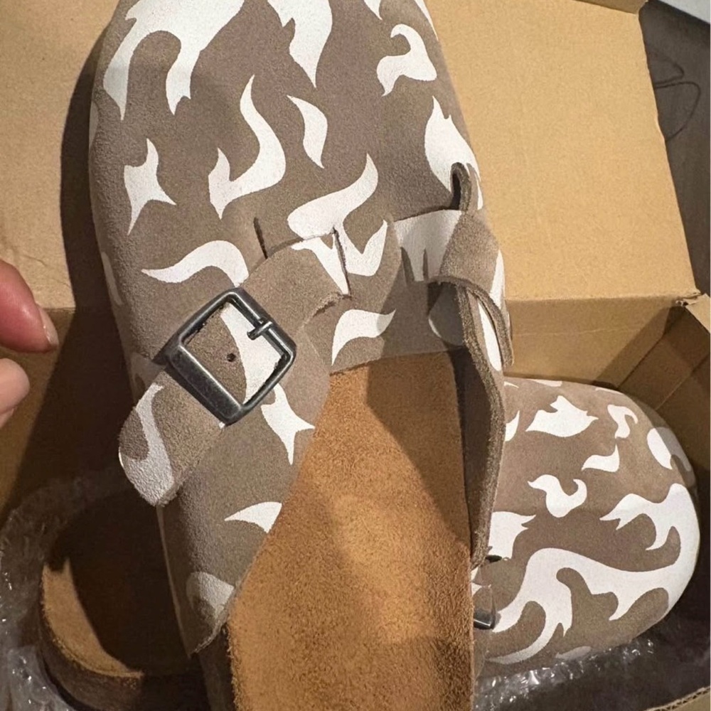 Stylish Tan and White Men’s Clog Sandals